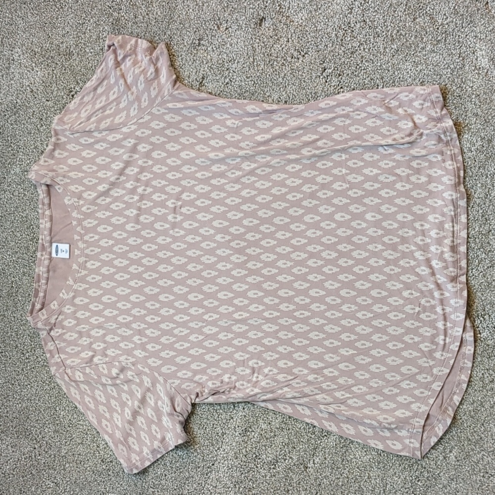 Old Navy Luxe pink patterned shirt size medium